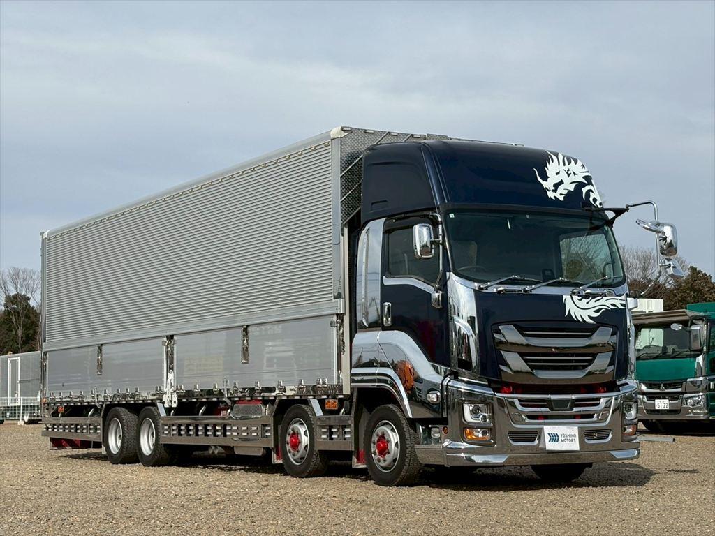 いすゞ ギガ 2PG-CYJ77C(8x4)の写真2