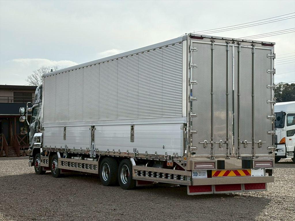 いすゞ ギガ 2PG-CYJ77C(8x4)の写真3