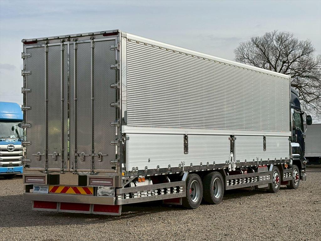 いすゞ ギガ 2PG-CYJ77C(8x4)の写真4