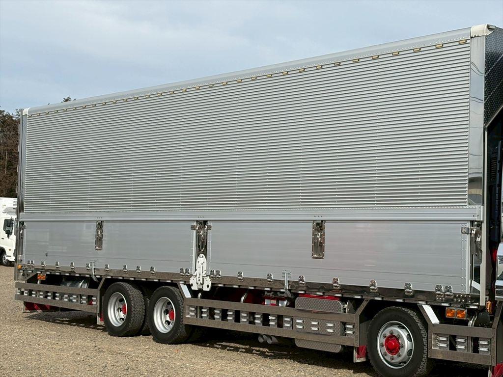 いすゞ ギガ 2PG-CYJ77C(8x4)の写真5