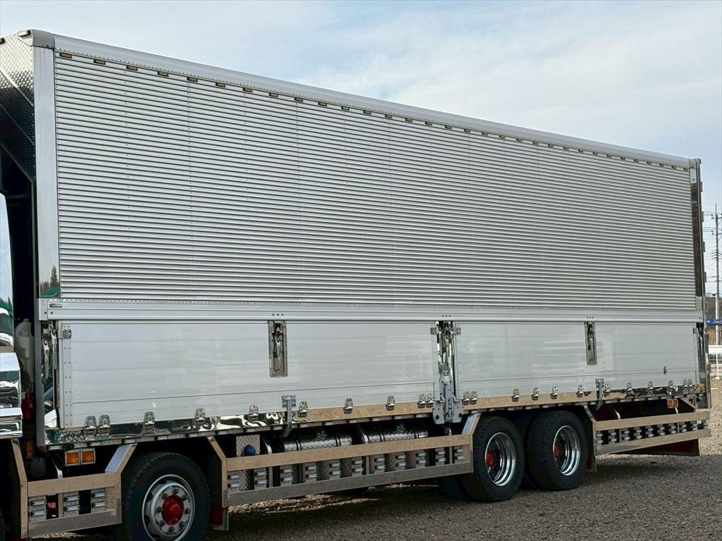 いすゞ ギガ 2PG-CYJ77C(8x4)の写真6