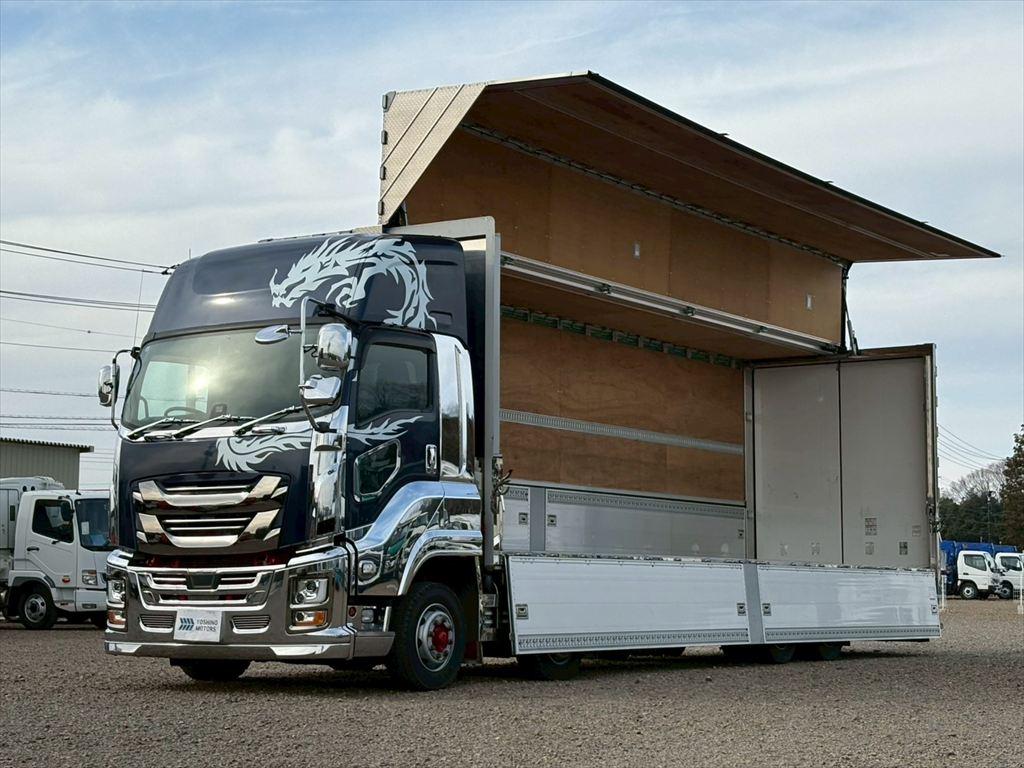 いすゞ ギガ 2PG-CYJ77C(8x4)の写真11