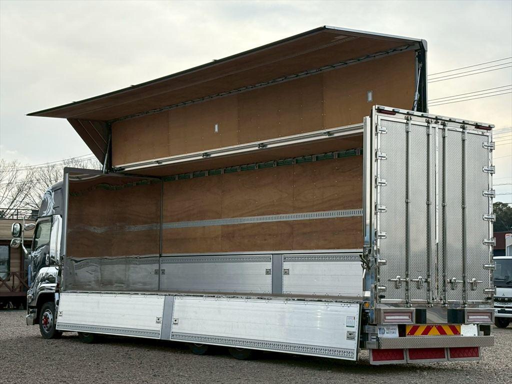 いすゞ ギガ 2PG-CYJ77C(8x4)の写真12