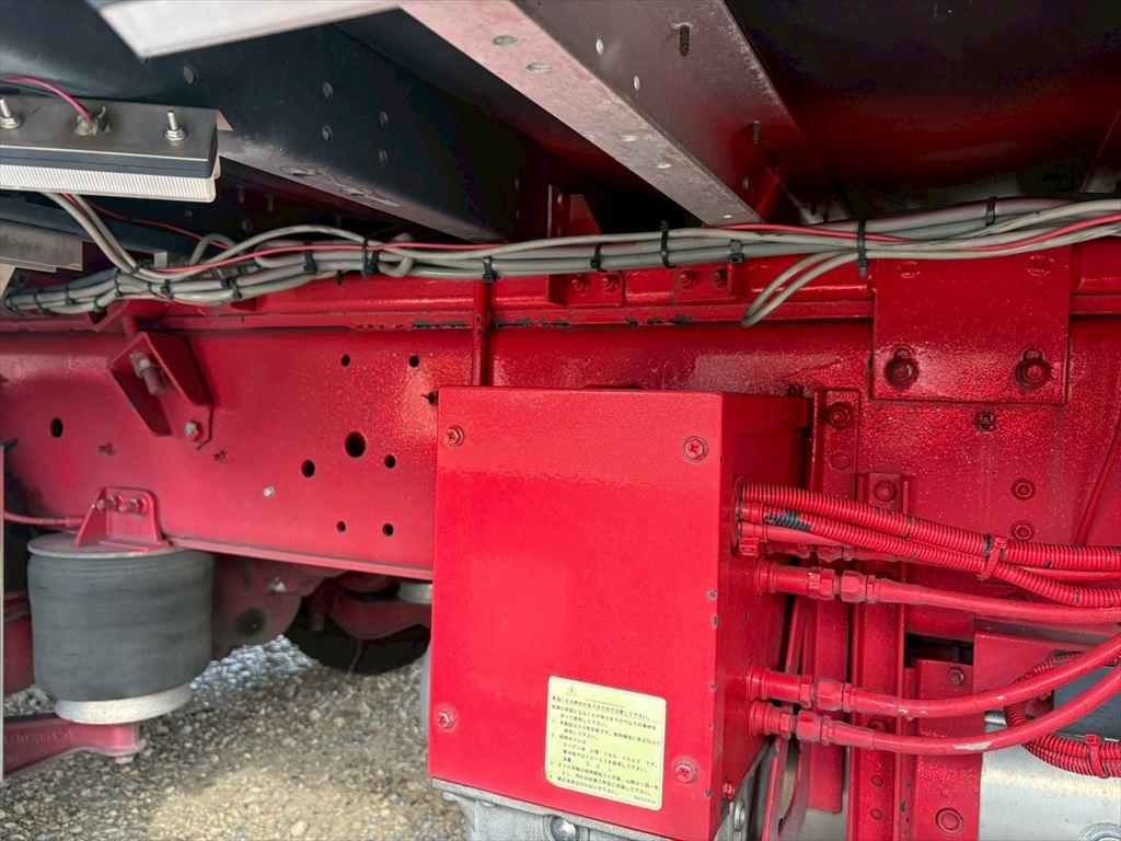 いすゞ ギガ 2PG-CYJ77C(8x4)の写真14