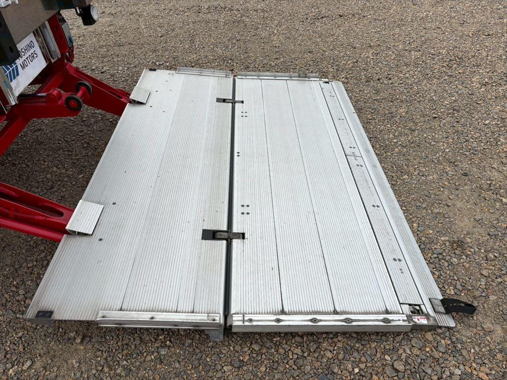 いすゞ フォワード LPG-FTR90S2(2WD)の写真12