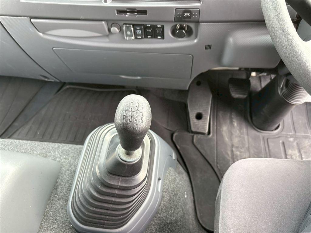 いすゞ フォワード LPG-FTR90S2(2WD)の写真23