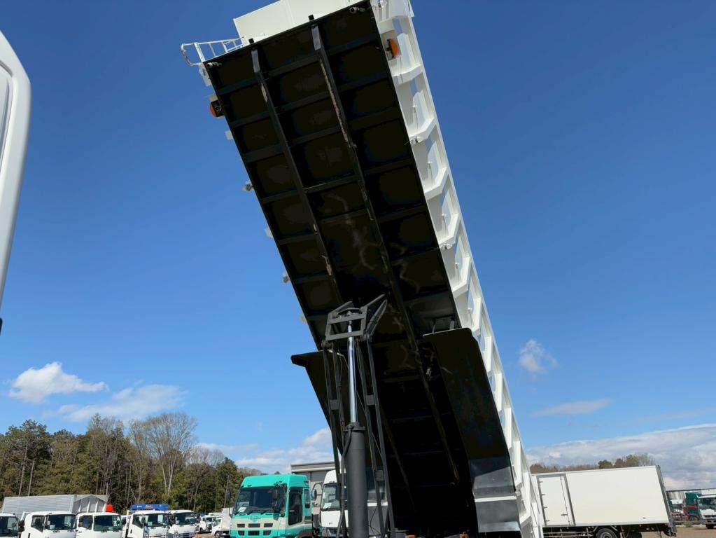 日野 プロフィア 2DG-FS1AHA(6x4)の写真13