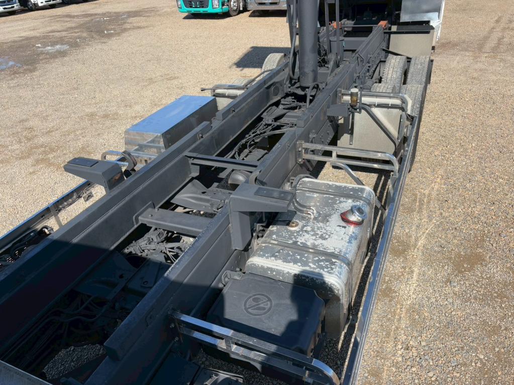 日野 プロフィア 2DG-FS1AHA(6x4)の写真14