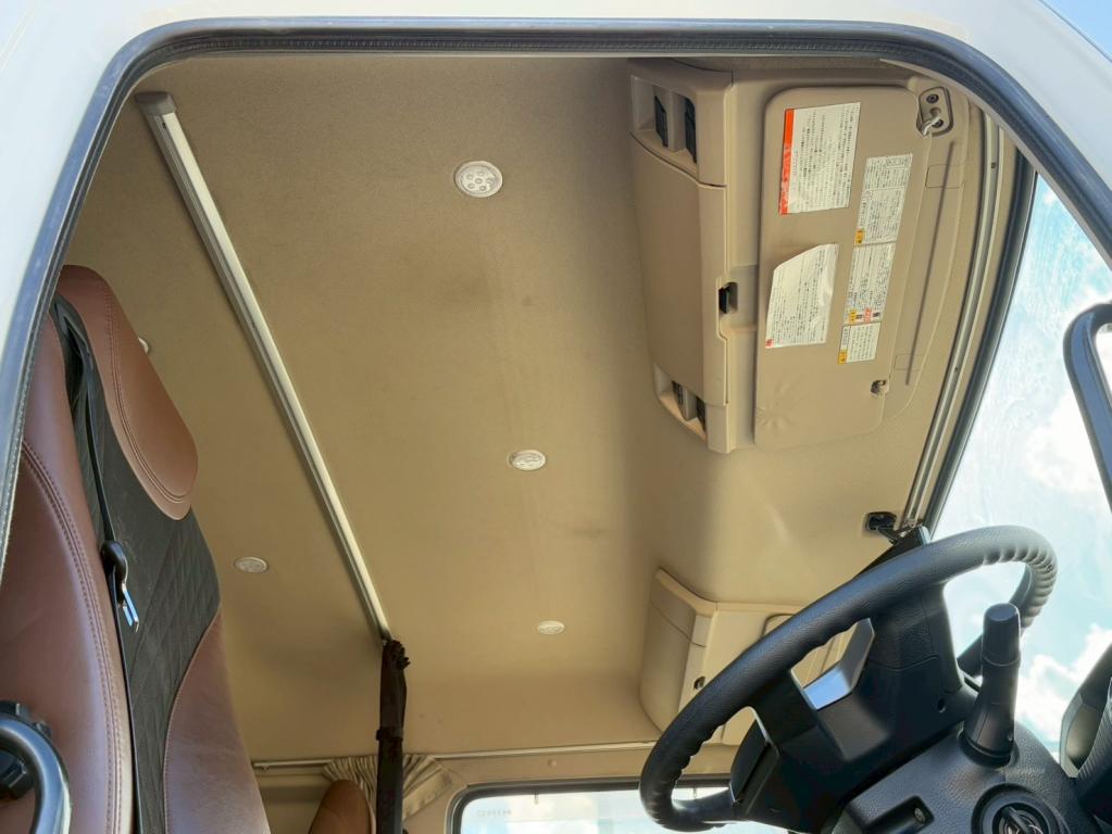 日野 プロフィア 2DG-FS1AHA(6x4)の写真24