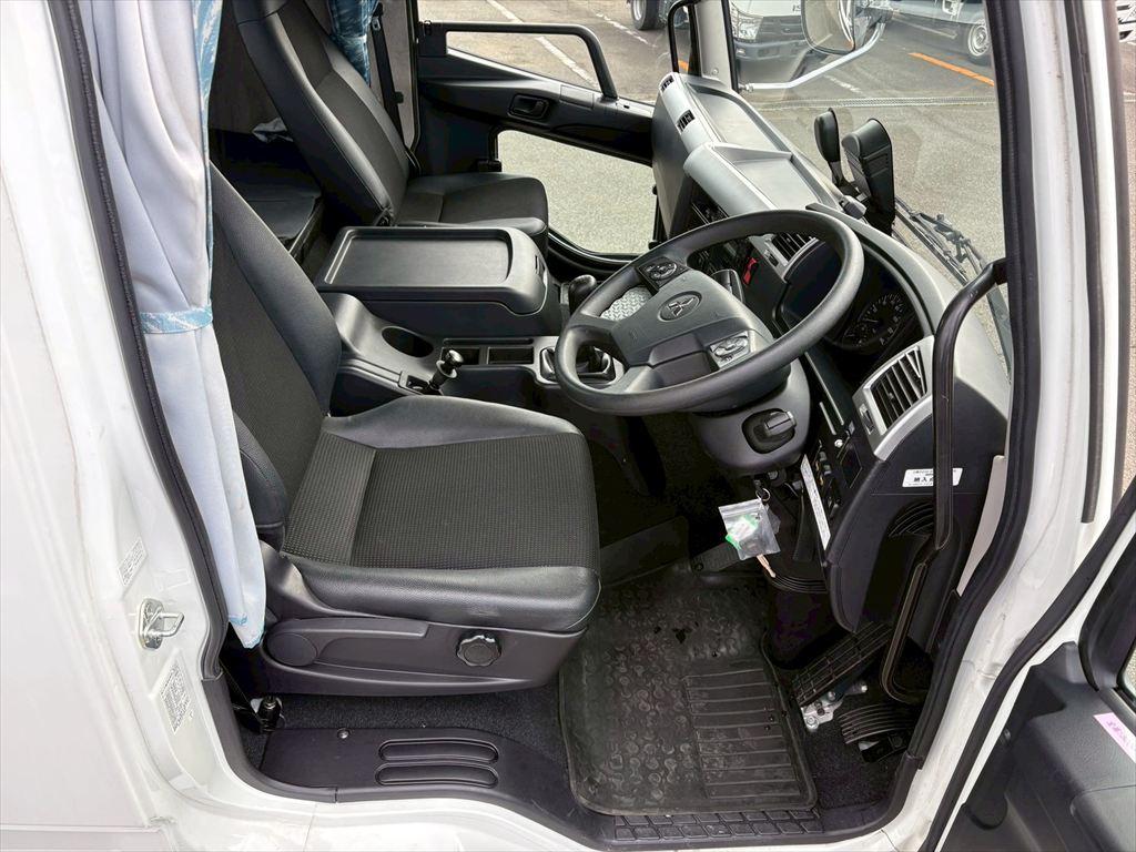 三菱 ファイター 2KG-FK62FZ(2WD)の写真21