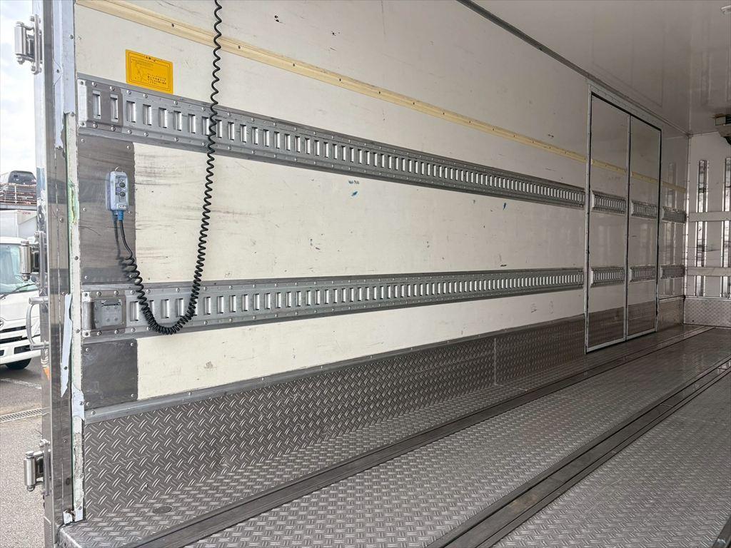 日野 レンジャー 2KG-FD2ABG(2WD)の写真9