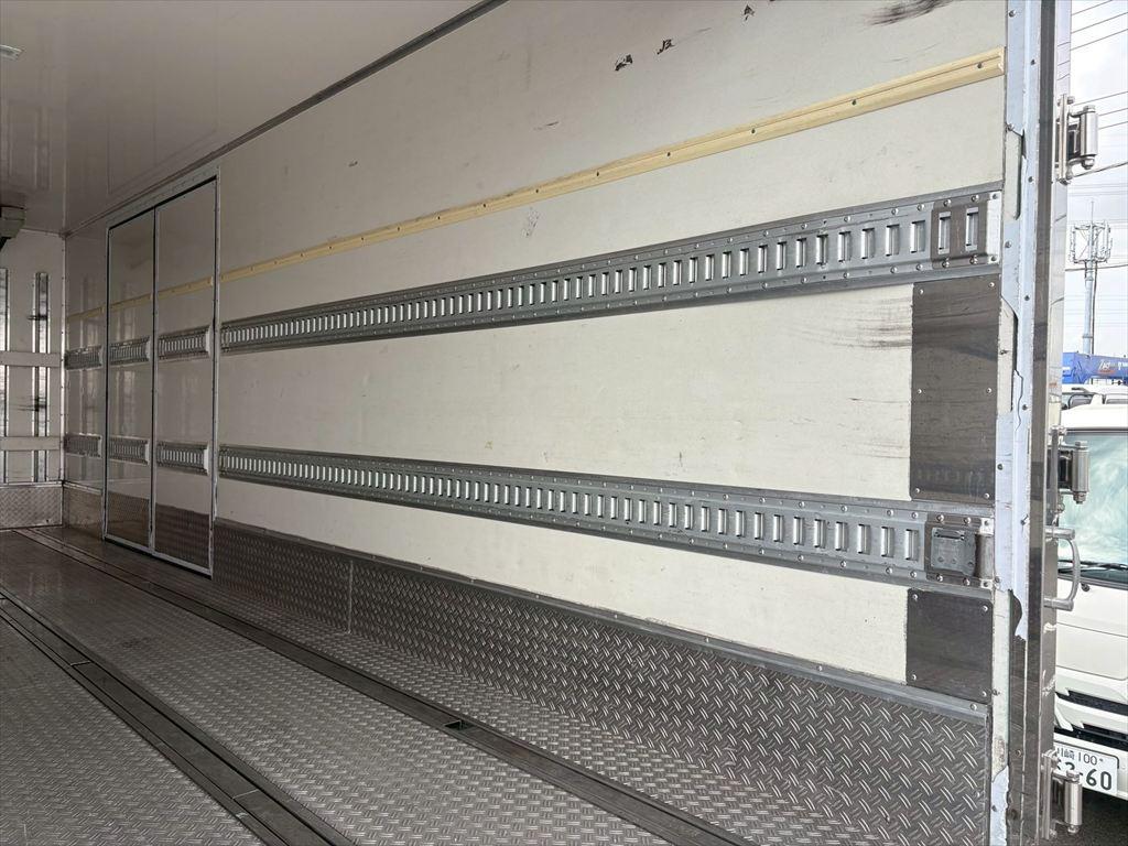 日野 レンジャー 2KG-FD2ABG(2WD)の写真10