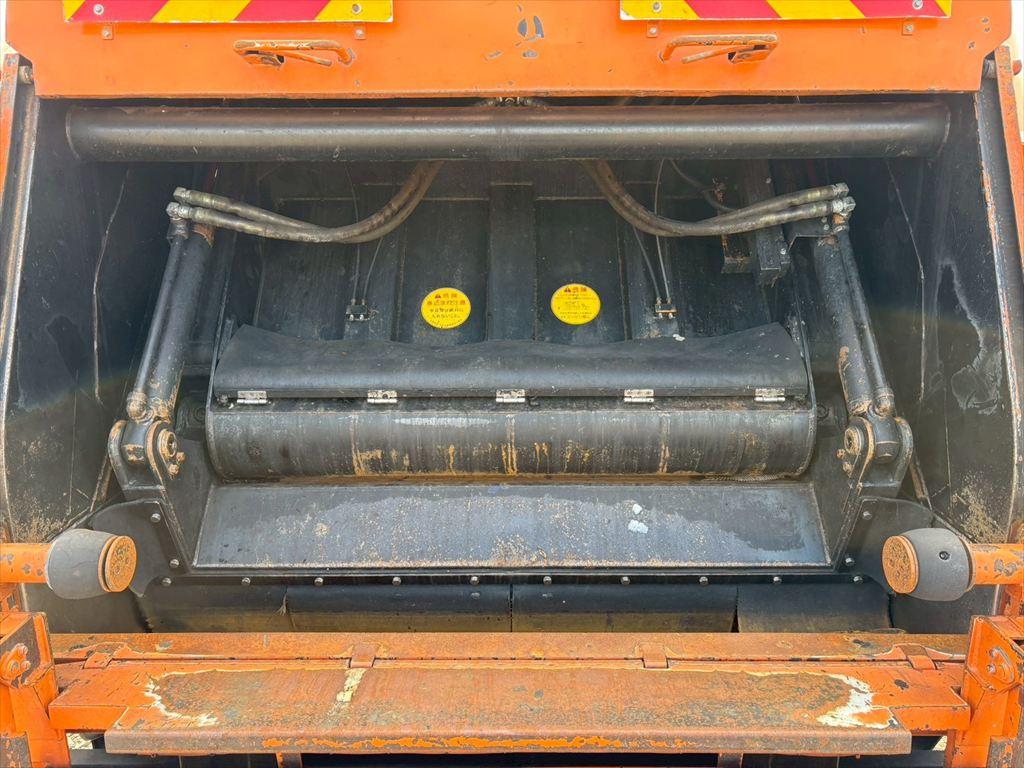 いすゞ フォワード TKG-FRR90S2(2WD)の写真14