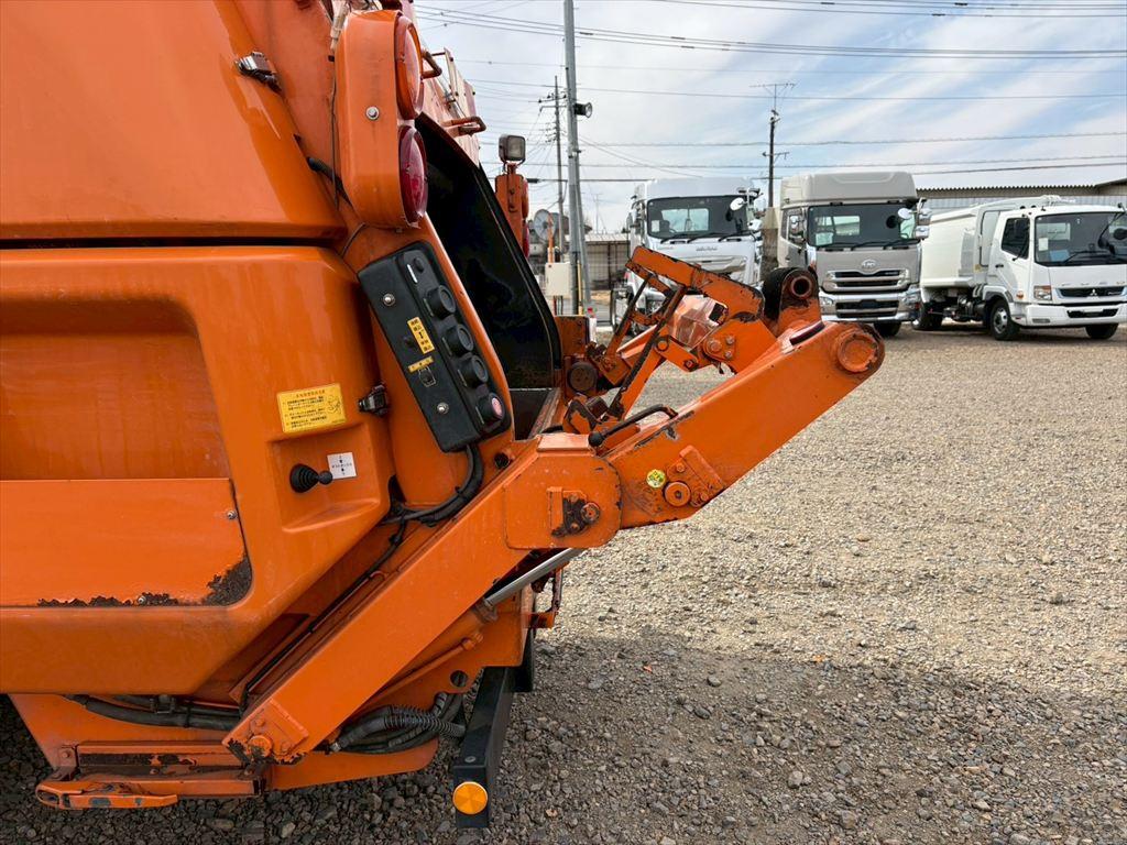 いすゞ フォワード TKG-FRR90S2(2WD)の写真15