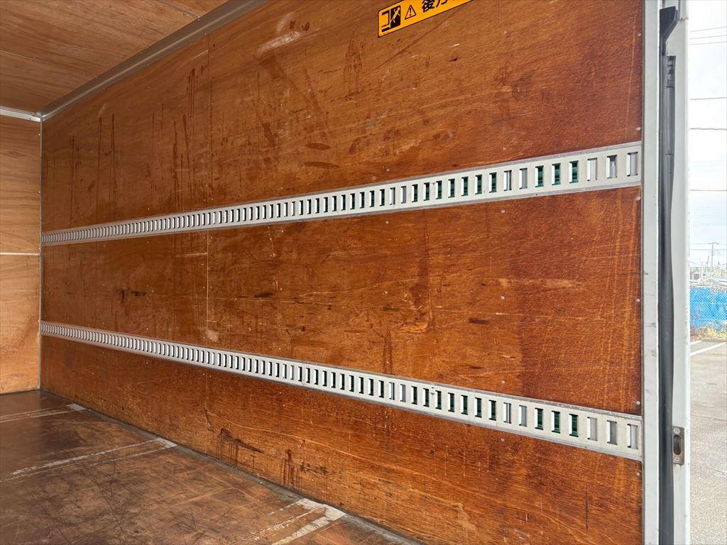 三菱 キャンター TPG-FEB50(2WD)の写真10