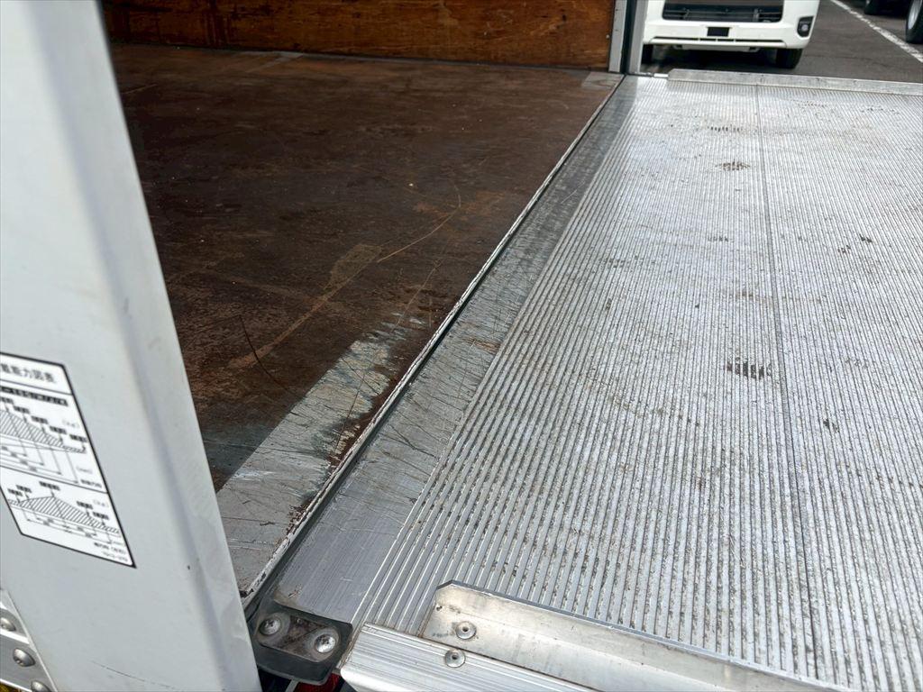 三菱 キャンター TPG-FEB50(2WD)の写真13