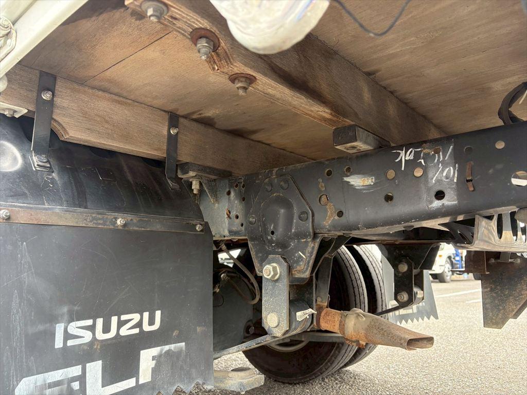 いすゞ エルフ TPG-NJR85A(2WD)の写真15