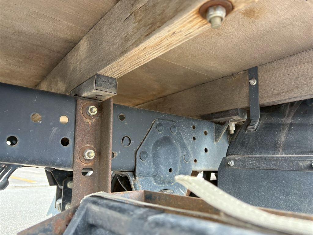 いすゞ エルフ TPG-NJR85A(2WD)の写真16