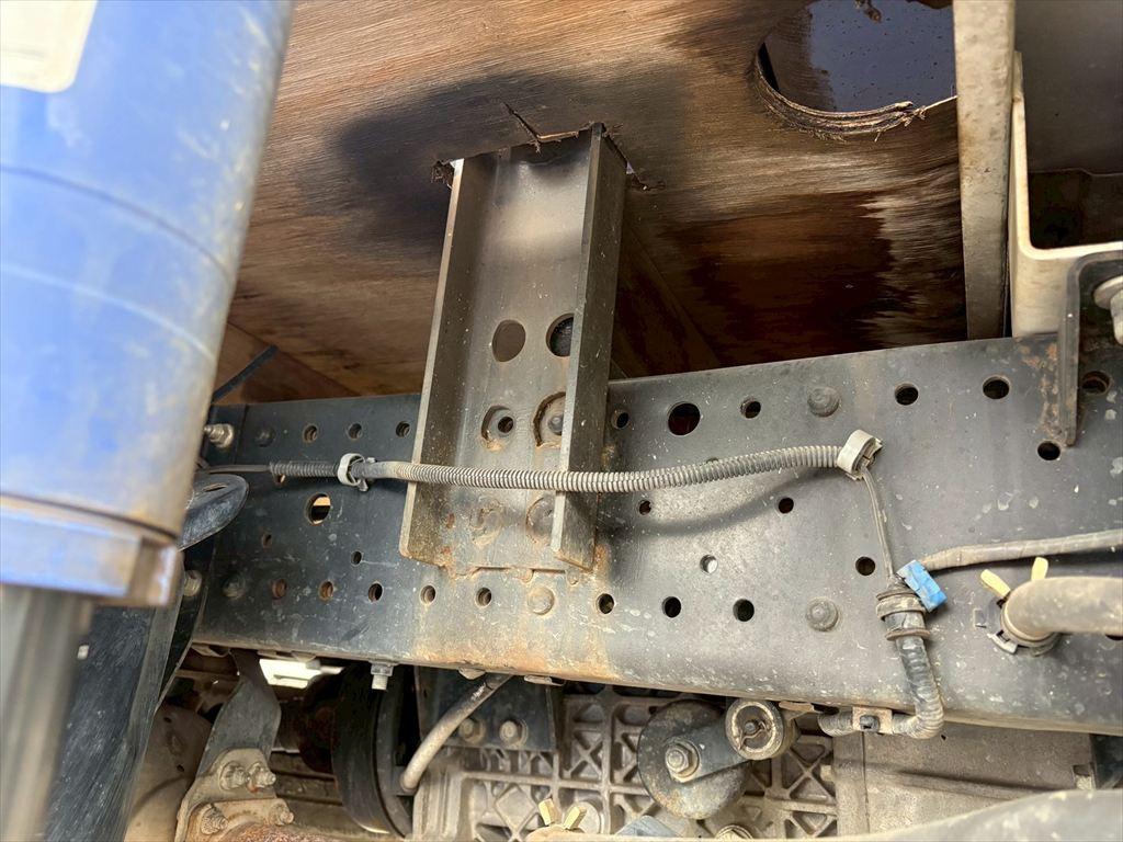 いすゞ エルフ TPG-NJR85A(2WD)の写真17