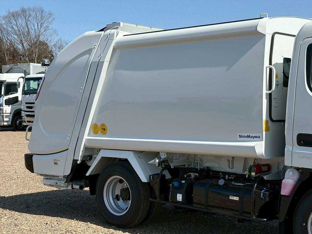 三菱 キャンター 2RG-FEAV0(2WD)の写真5