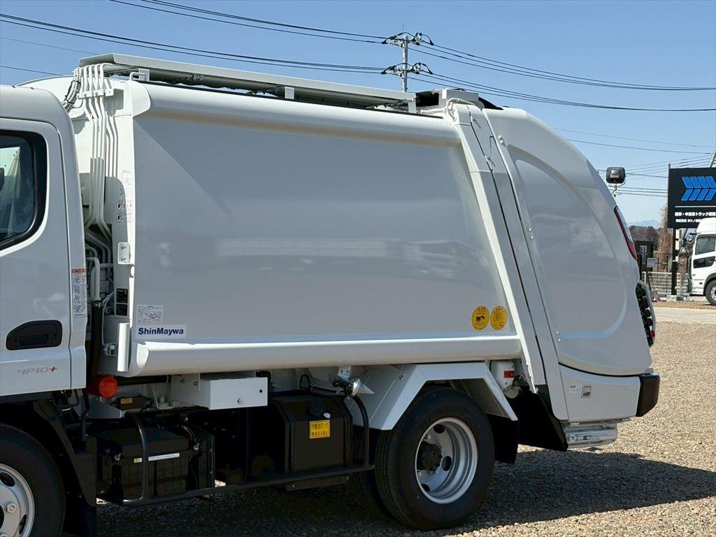 三菱 キャンター 2RG-FEAV0(2WD)の写真6
