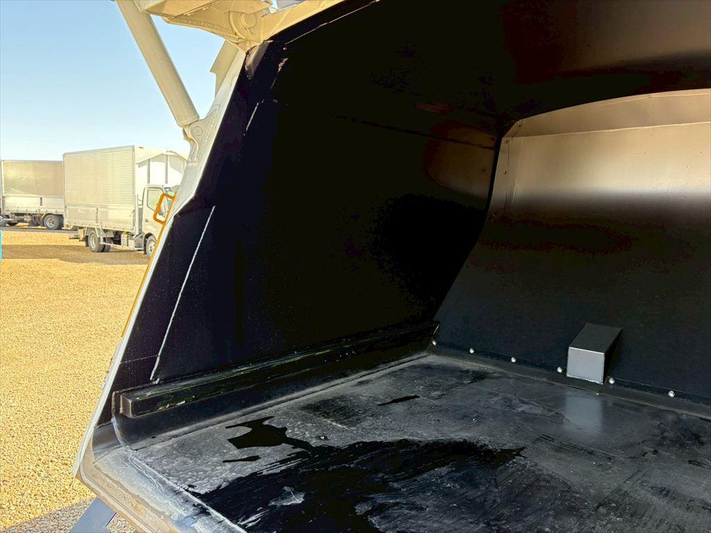 三菱 キャンター 2RG-FEAV0(2WD)の写真9