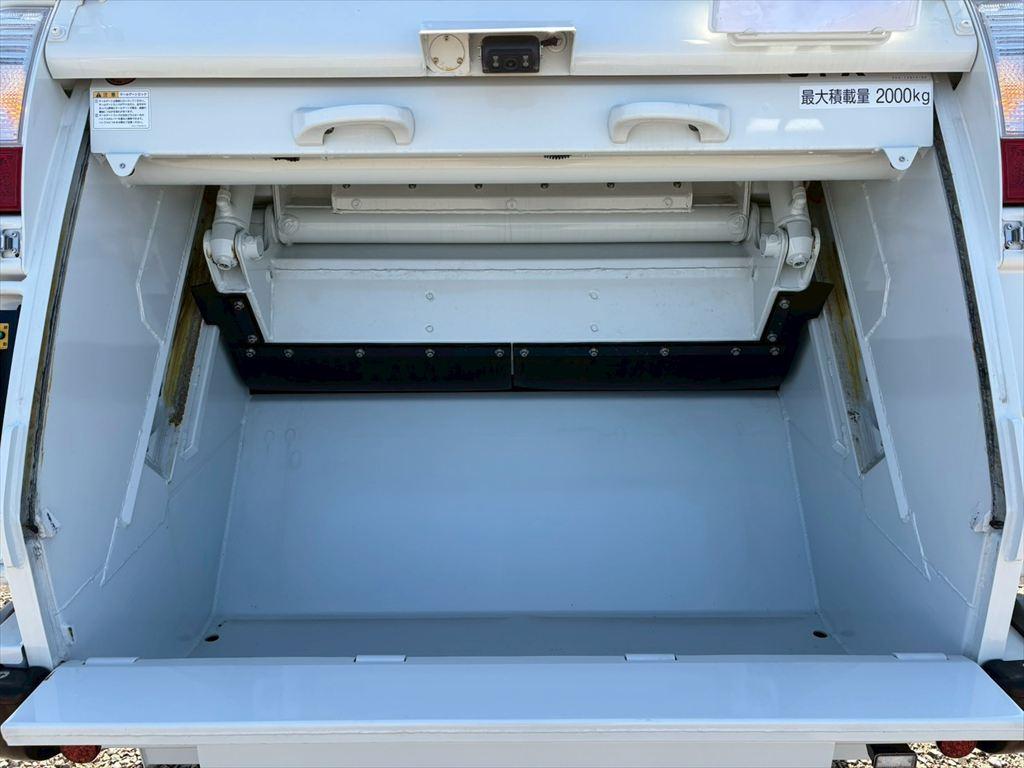 三菱 キャンター 2RG-FEAV0(2WD)の写真13