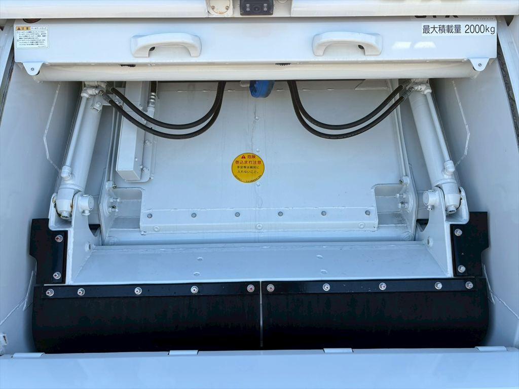 三菱 キャンター 2RG-FEAV0(2WD)の写真14