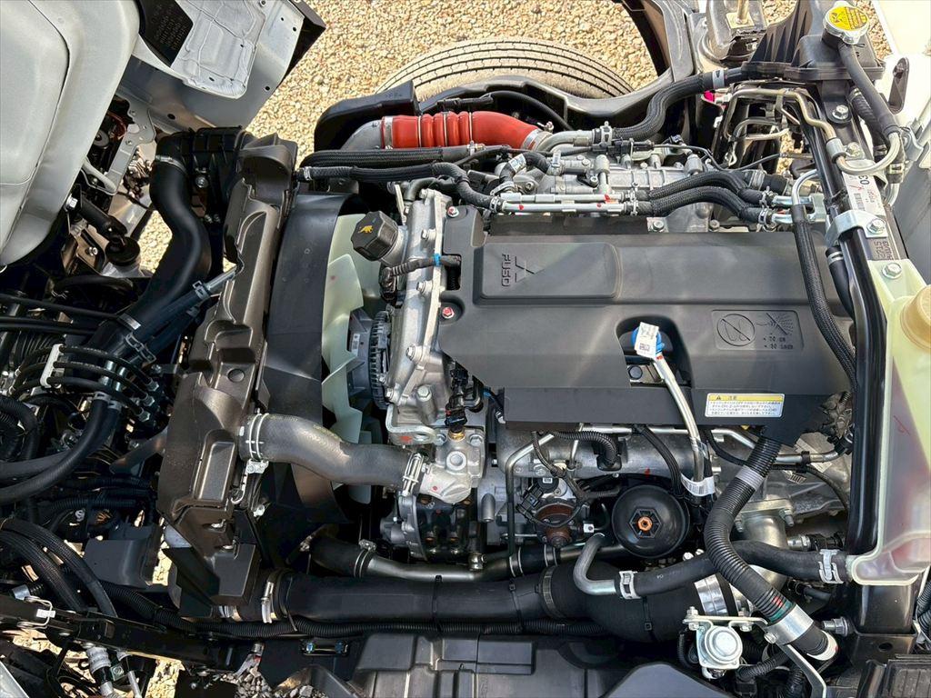 三菱 キャンター 2RG-FEAV0(2WD)の写真18