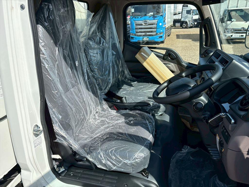 三菱 キャンター 2RG-FEAV0(2WD)の写真21