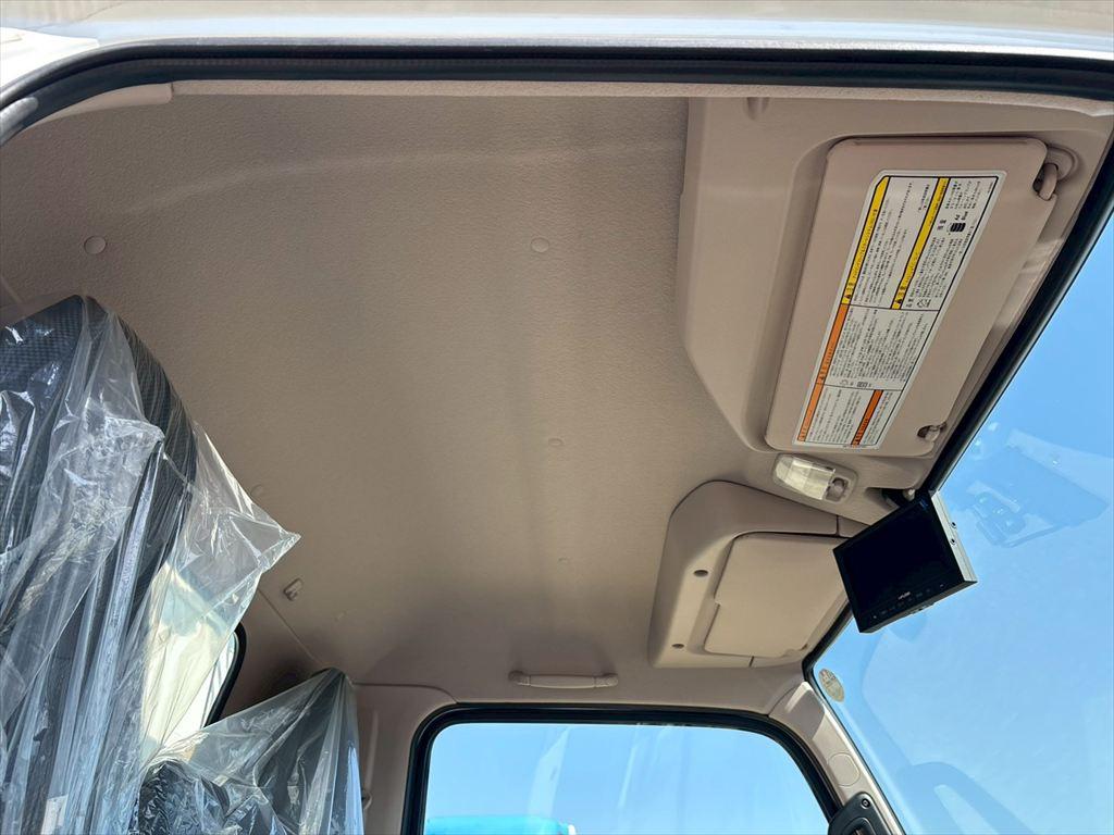 三菱 キャンター 2RG-FEAV0(2WD)の写真24