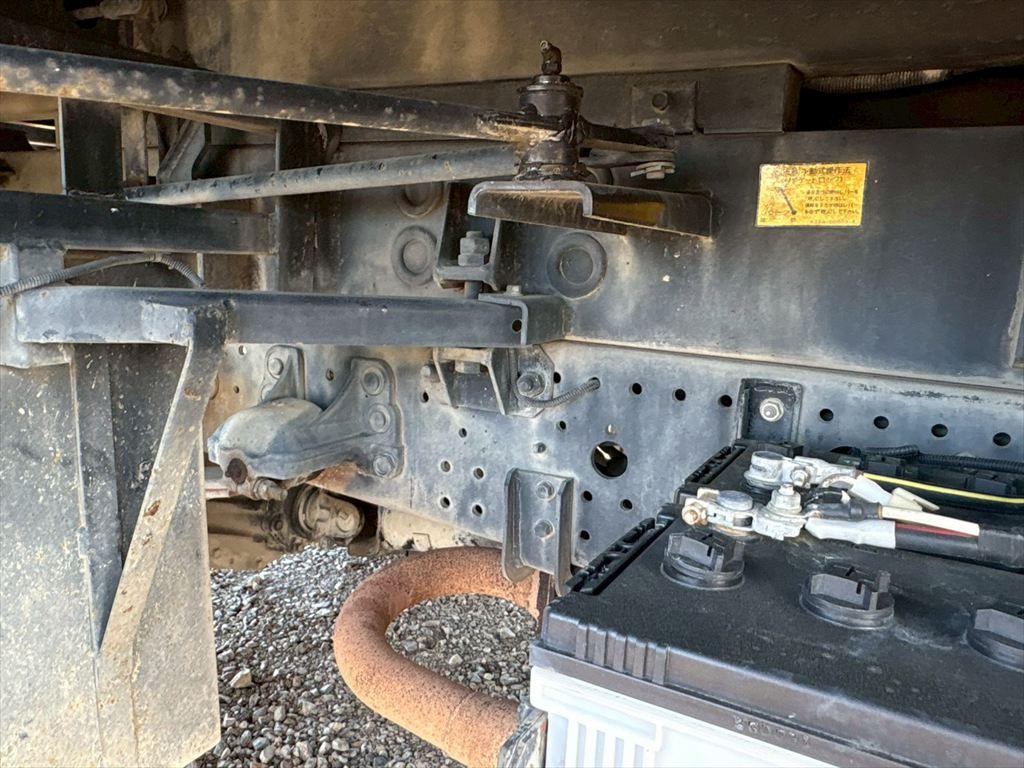 いすゞ フォワード LPG-FTR90S2(2WD)の写真17