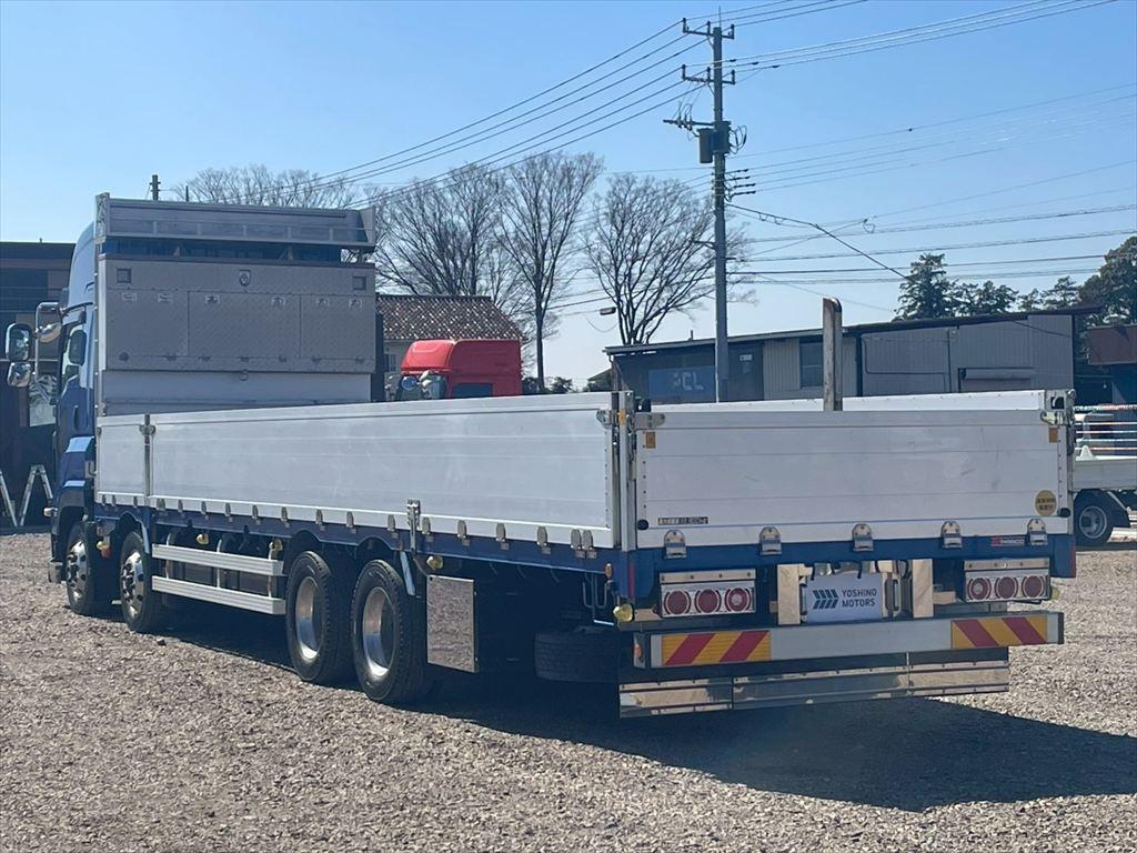 いすゞ ギガ 2PG-CYJ77C(8x4)の写真3