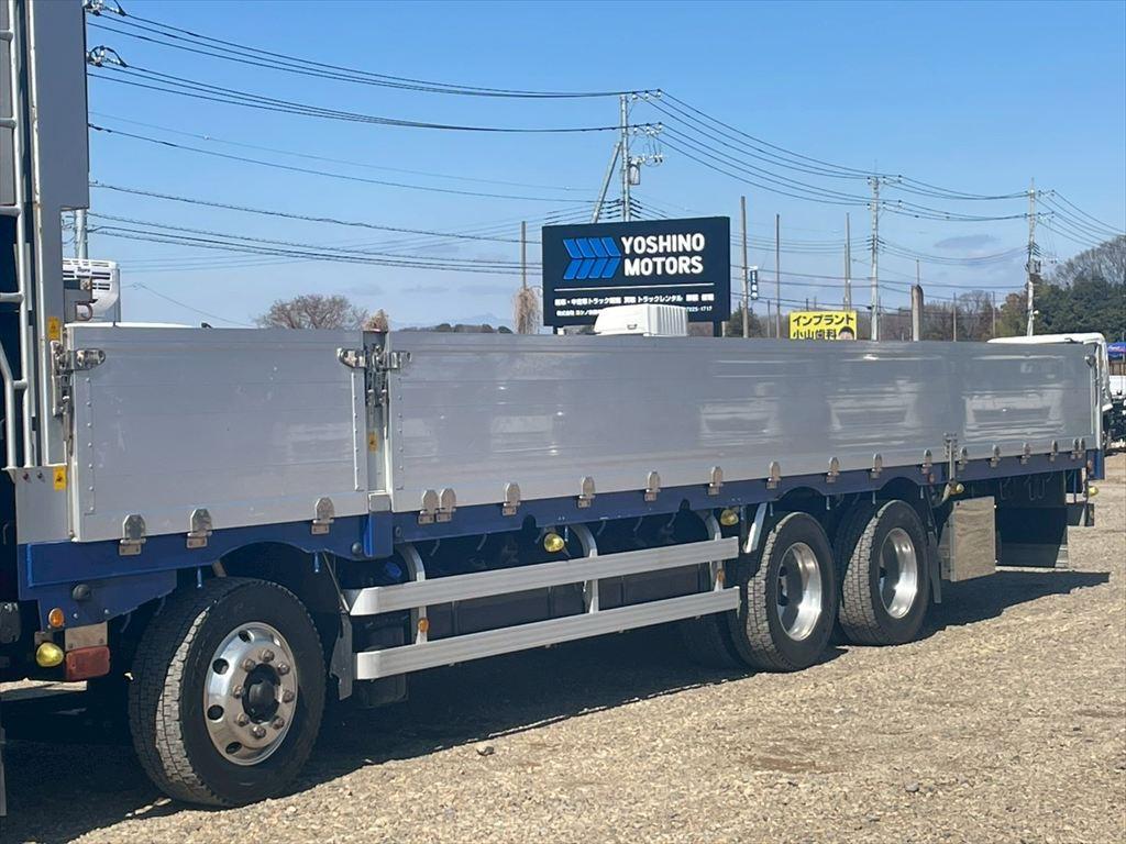 いすゞ ギガ 2PG-CYJ77C(8x4)の写真6