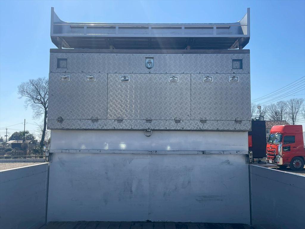 いすゞ ギガ 2PG-CYJ77C(8x4)の写真7