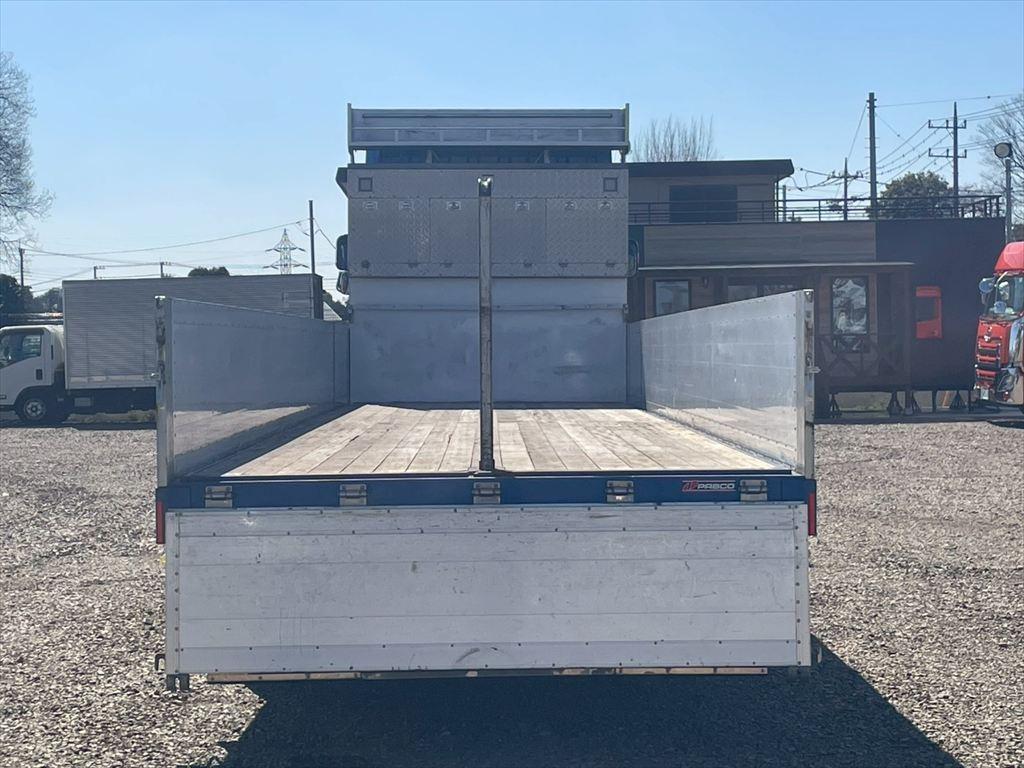 いすゞ ギガ 2PG-CYJ77C(8x4)の写真11