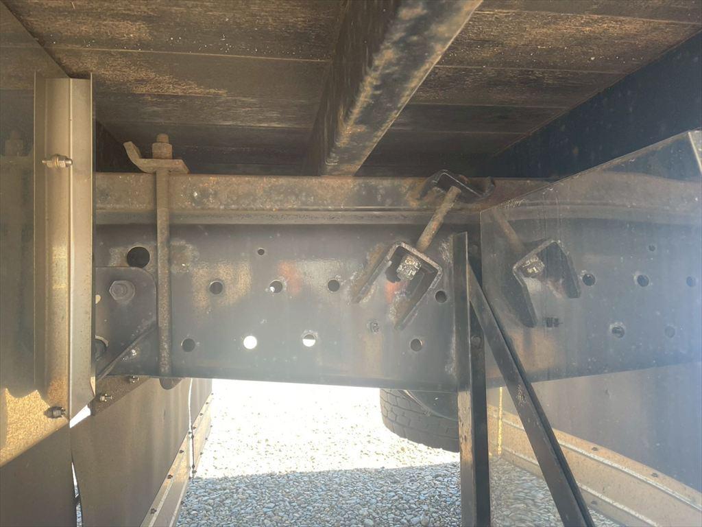 いすゞ ギガ 2PG-CYJ77C(8x4)の写真14