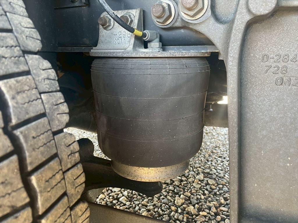 いすゞ ギガ 2PG-CYJ77C(8x4)の写真16