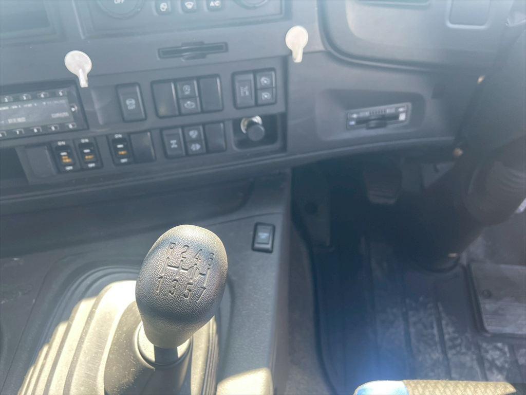 いすゞ ギガ 2PG-CYJ77C(8x4)の写真23