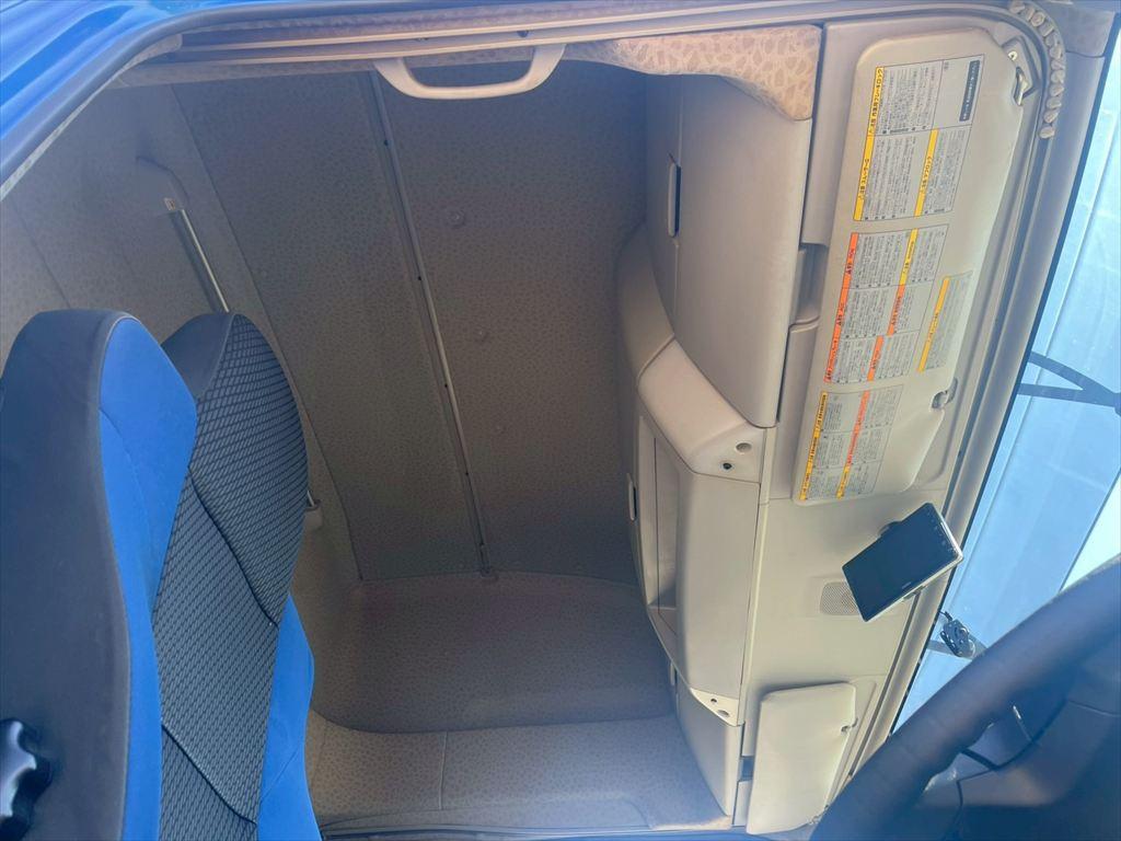 いすゞ ギガ 2PG-CYJ77C(8x4)の写真24