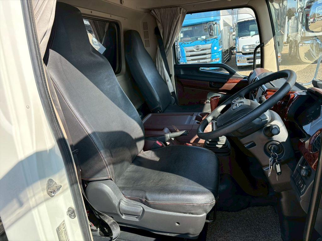 日野 レンジャー 2KG-FC2ABA(2WD)の写真21