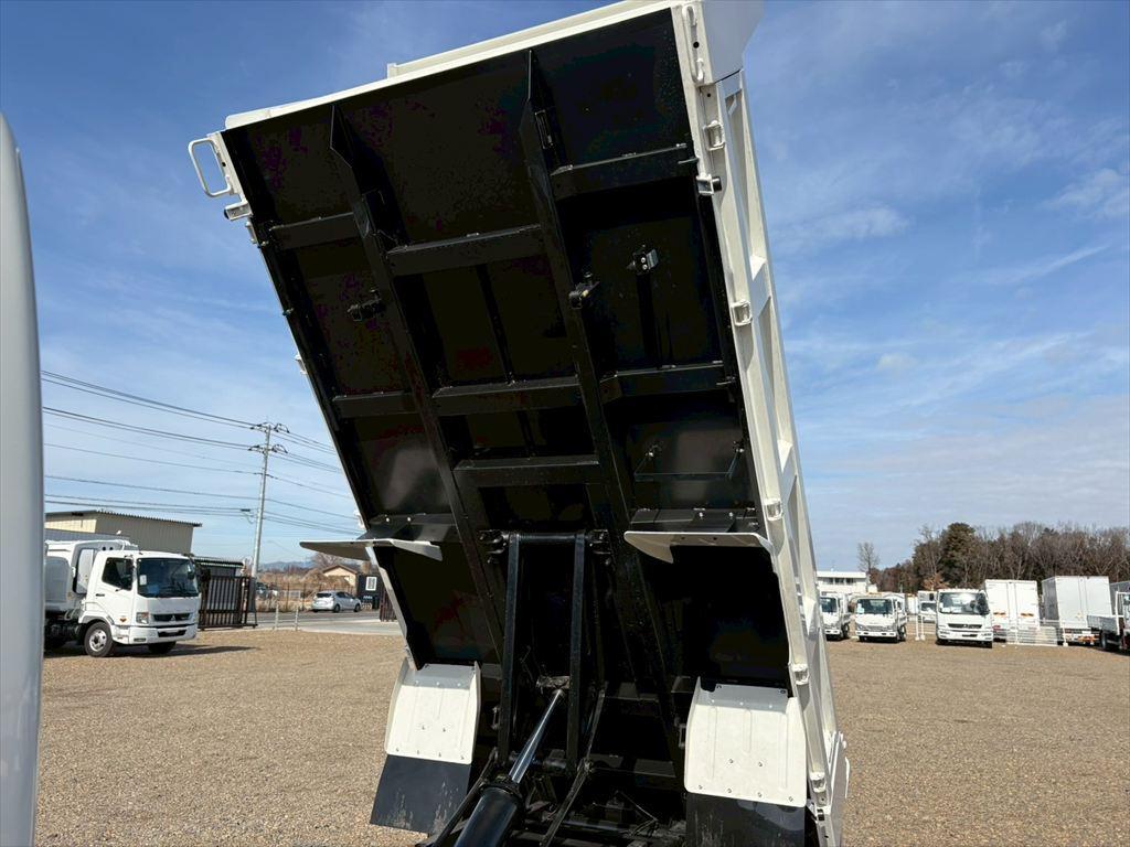 日野 デュトロ 2DG-XZU675T(4WD)の写真12