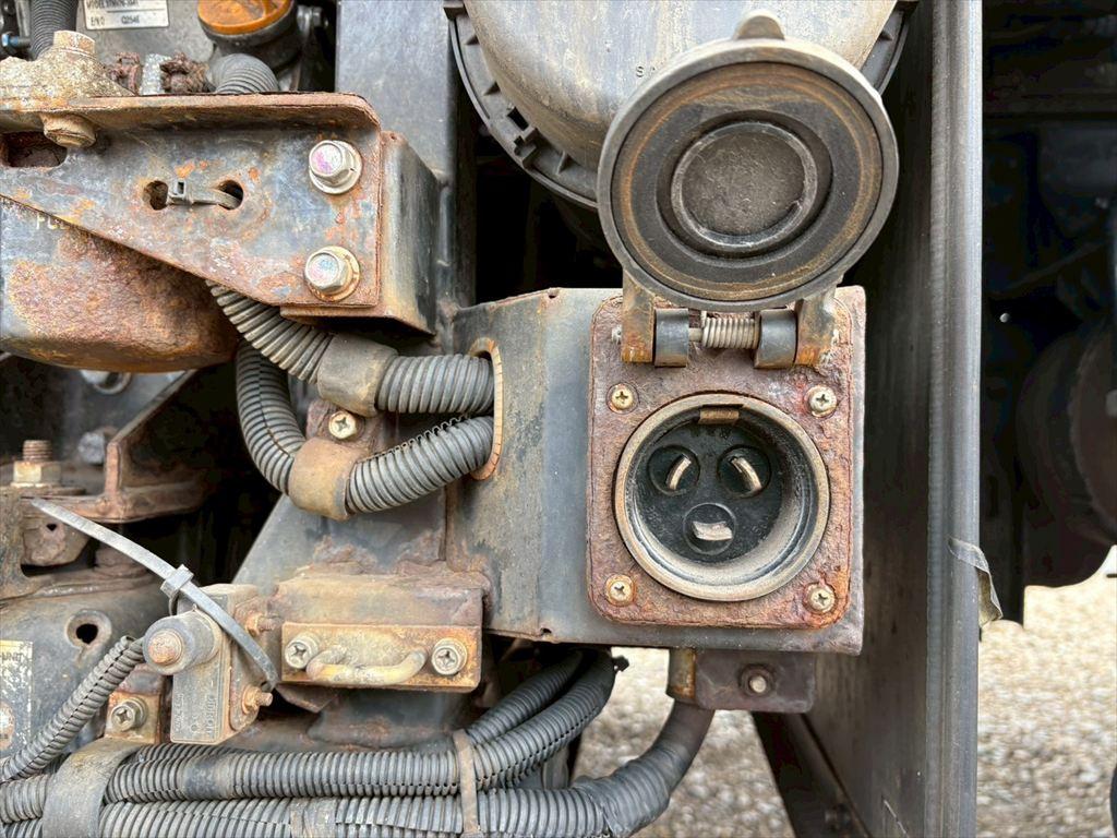 日野 プロフィア 2DG-FR1AHG(6x2)の写真15