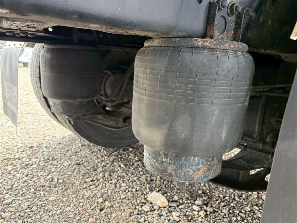 日野 プロフィア 2DG-FR1AHG(6x2)の写真17