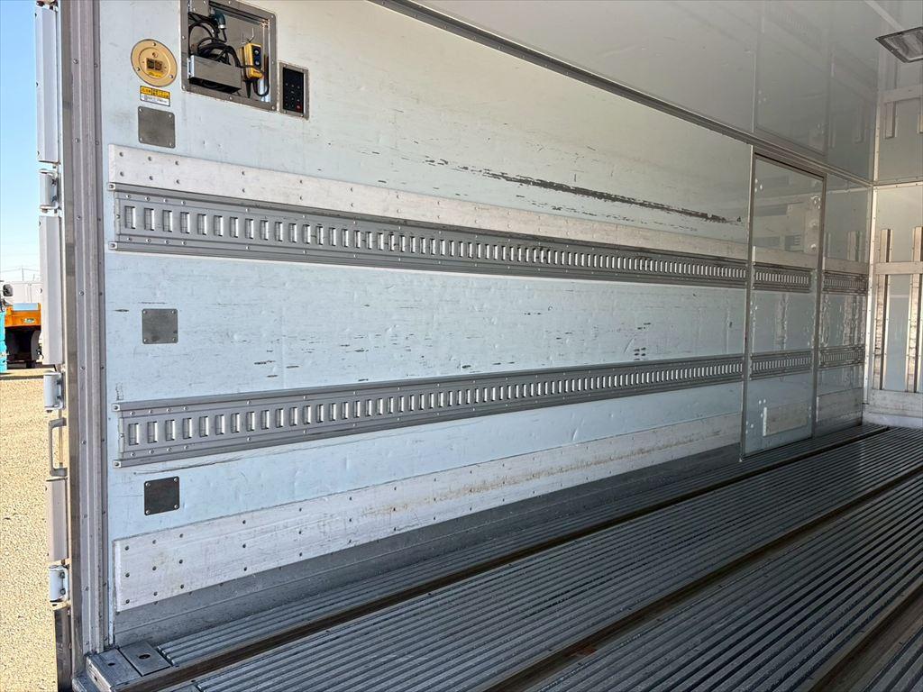 日野 レンジャー 2KG-FD2ABG(2WD)の写真9