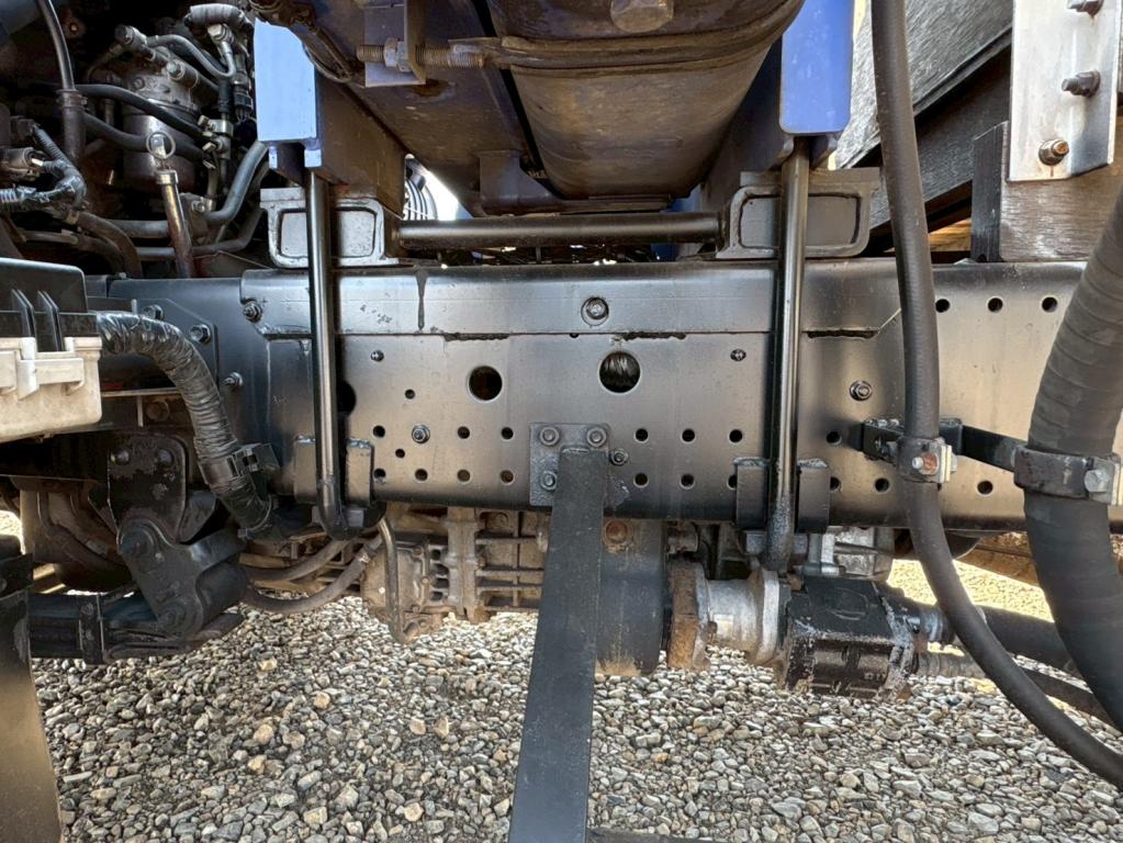 いすゞ フォワード TKG-FRR90S2(2WD)の写真15