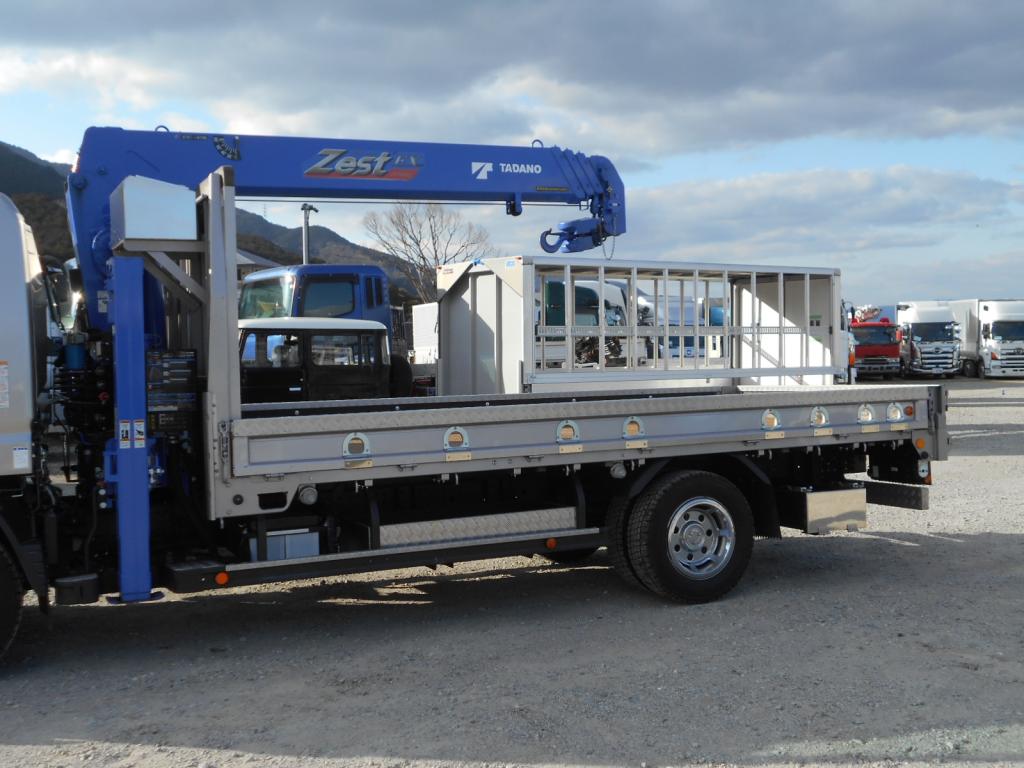 三菱 キャンター 2PG-FEB90(2WD)の写真6