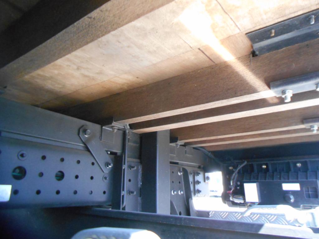 三菱 キャンター 2PG-FEB90(2WD)の写真17