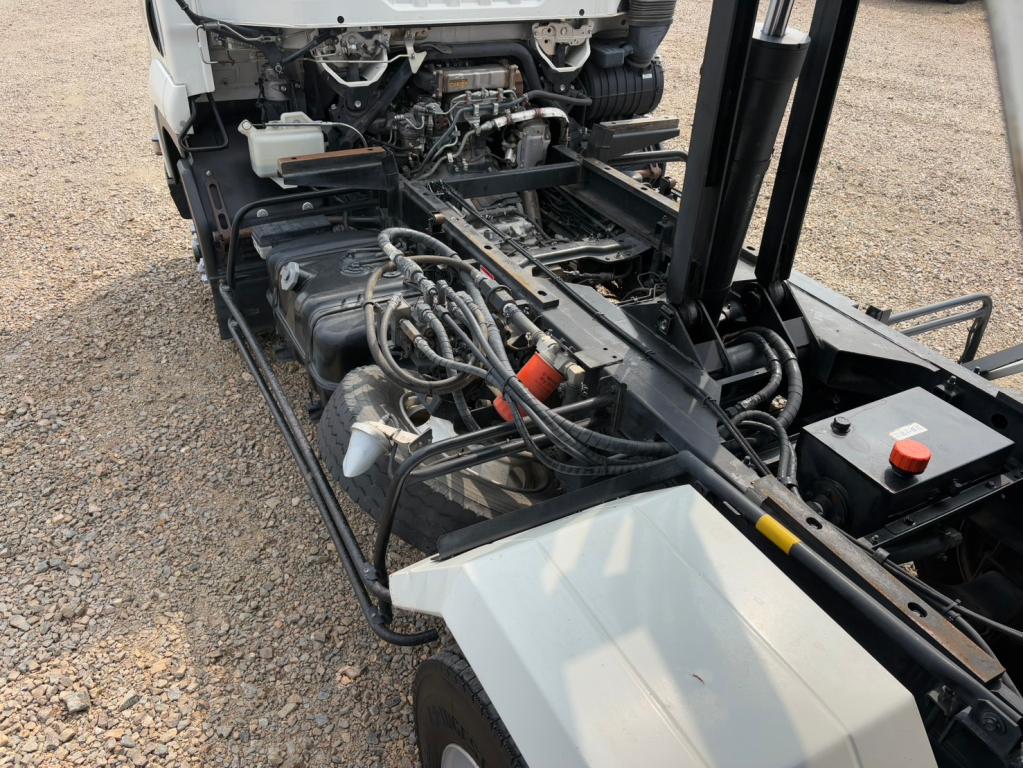 いすゞ フォワード TKG-FRR90S2(2WD)の写真16