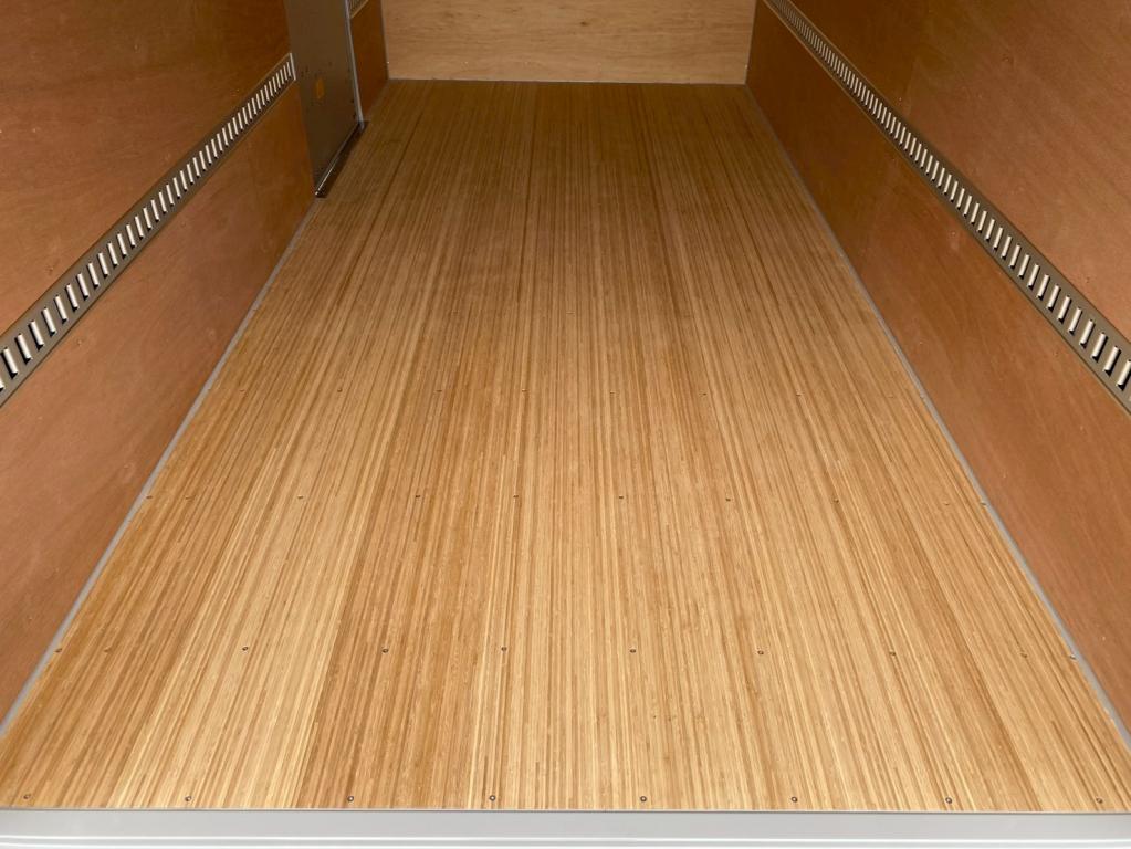 いすゞ エルフ 2RG-NPR88AM(2WD)の写真8